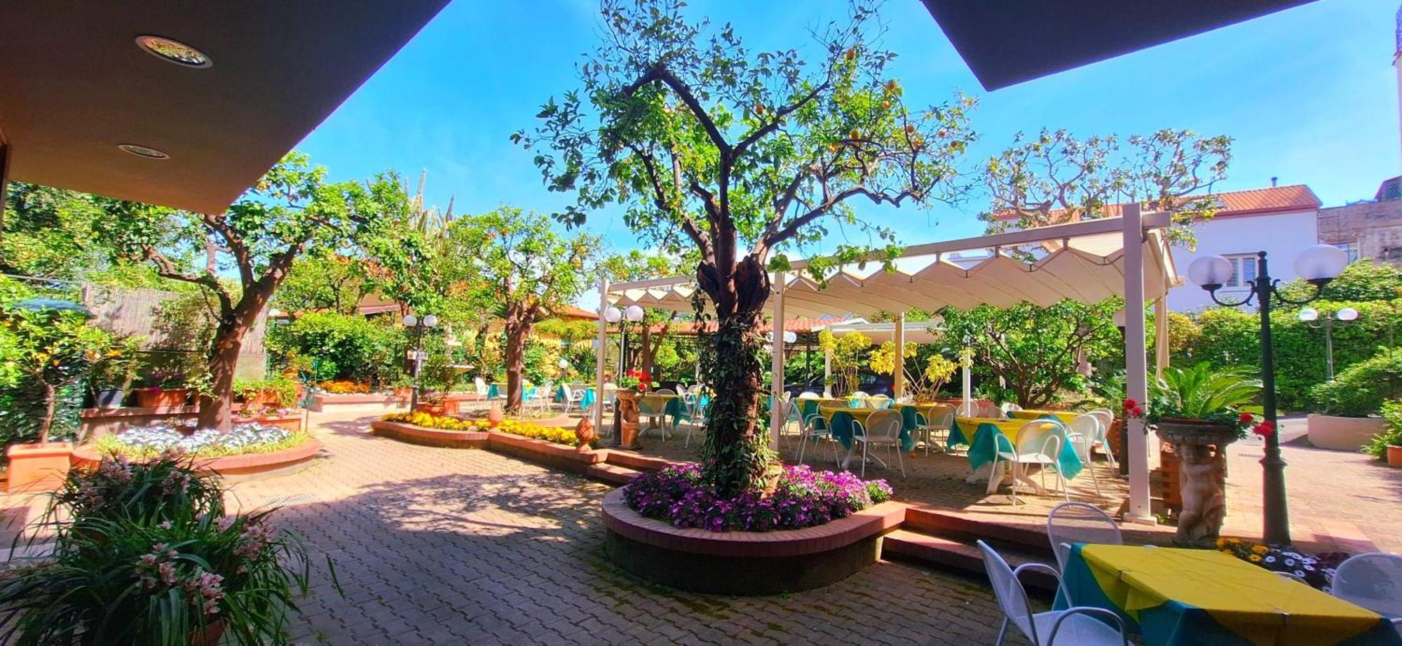 Hotel Girasole Sorrent Exterior foto